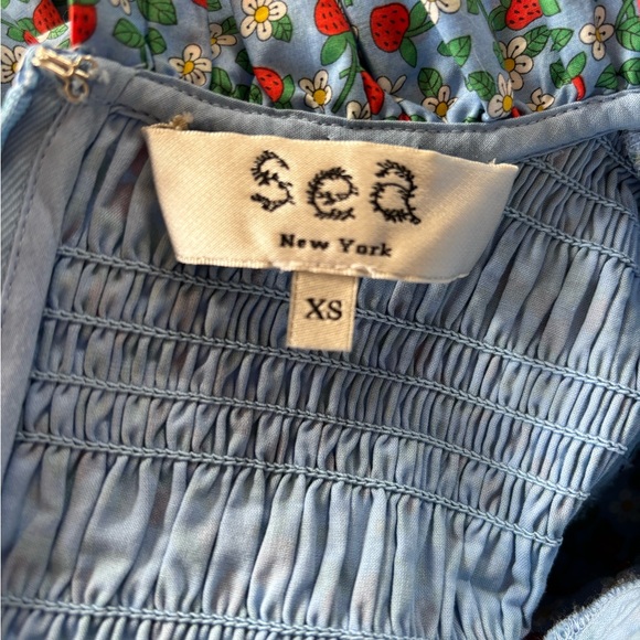 Sea of New York Blue Smocked Top with Floral Design - Picture 4 of 4